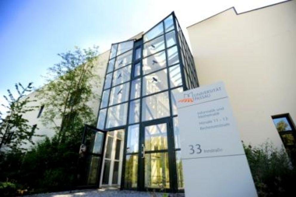 Faculty of Computer Science and Mathematics Faculty of Computer Science and Mathematics