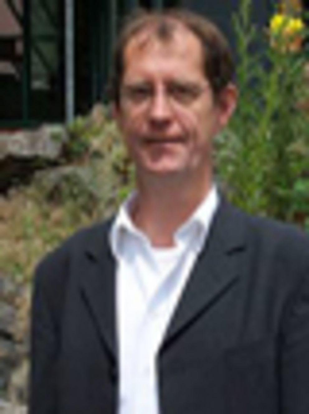 Prof. Dr.-Ing. Hermann de Meer Prof. Dr.-Ing. Hermann de Meer
