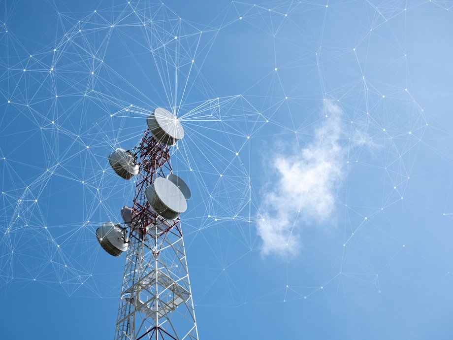 Telecommunication tower with mesh dots, glittering particles for Forschungshub 6G-RIC – Sicherheitsarchitektur für den Mobilfunk der Zukunft